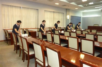 會(huì)務(wù)服務(wù)接待的公關(guān)禮儀要求 專(zhuān)業(yè)、細(xì)致與溫度